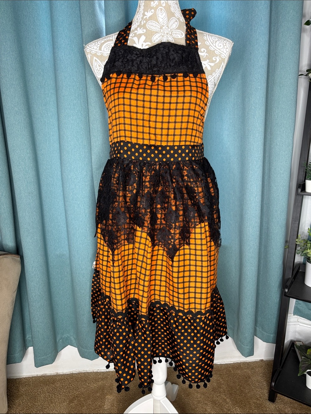 Pier 1 Halloween Apron Orange Black Lace
